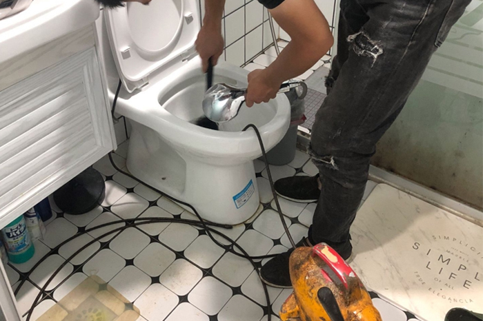 永定马桶堵塞自己疏通还是找师傅？专业上门服务让你省时更省心